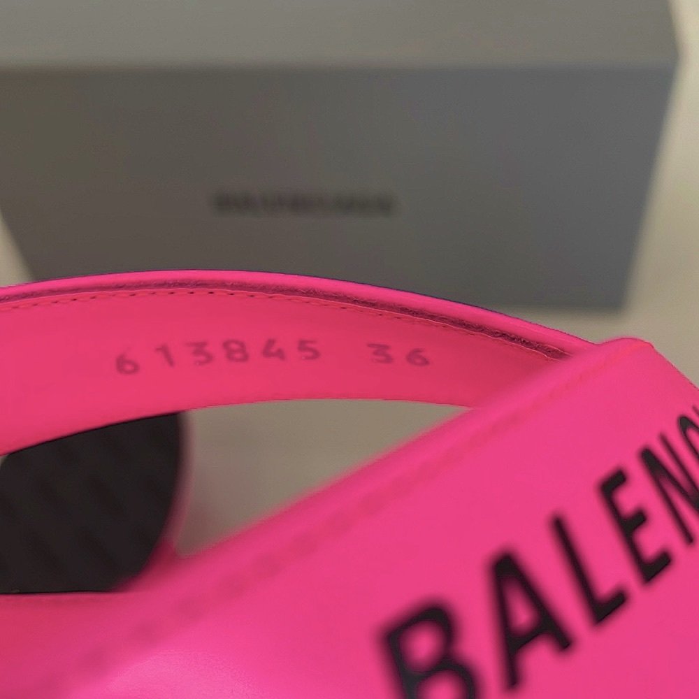 Balenciaga Logo Flip Flops - Picture 5 of 7